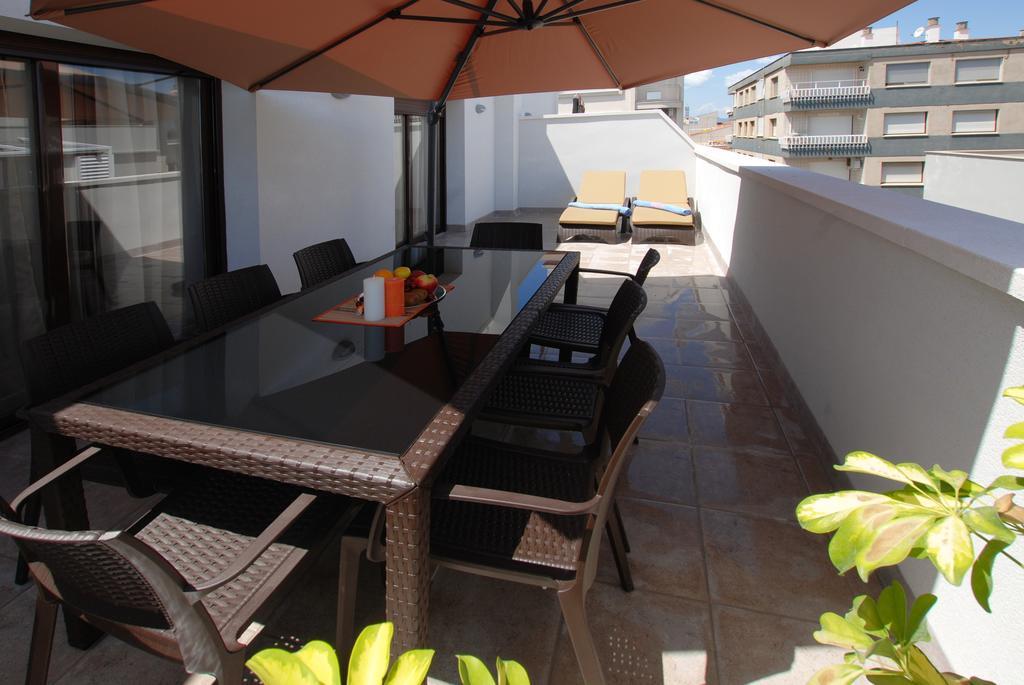 Apartments Gran Vp กัมบริลส์ ภายนอก รูปภาพ