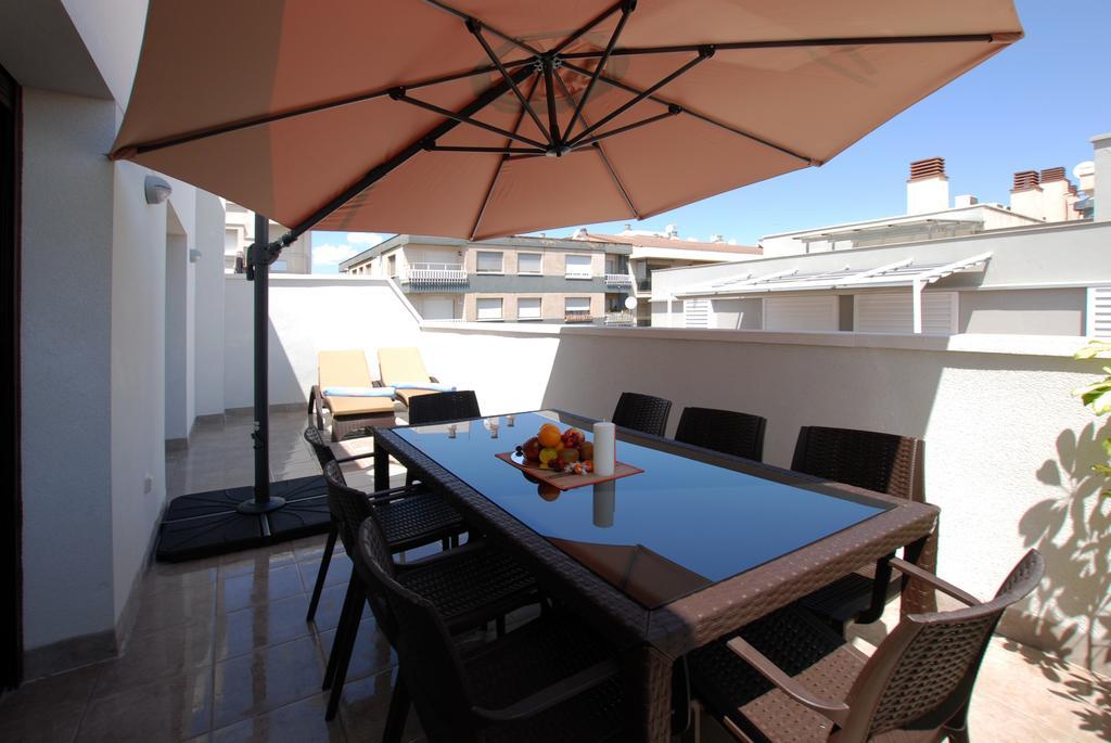 Apartments Gran Vp กัมบริลส์ ภายนอก รูปภาพ