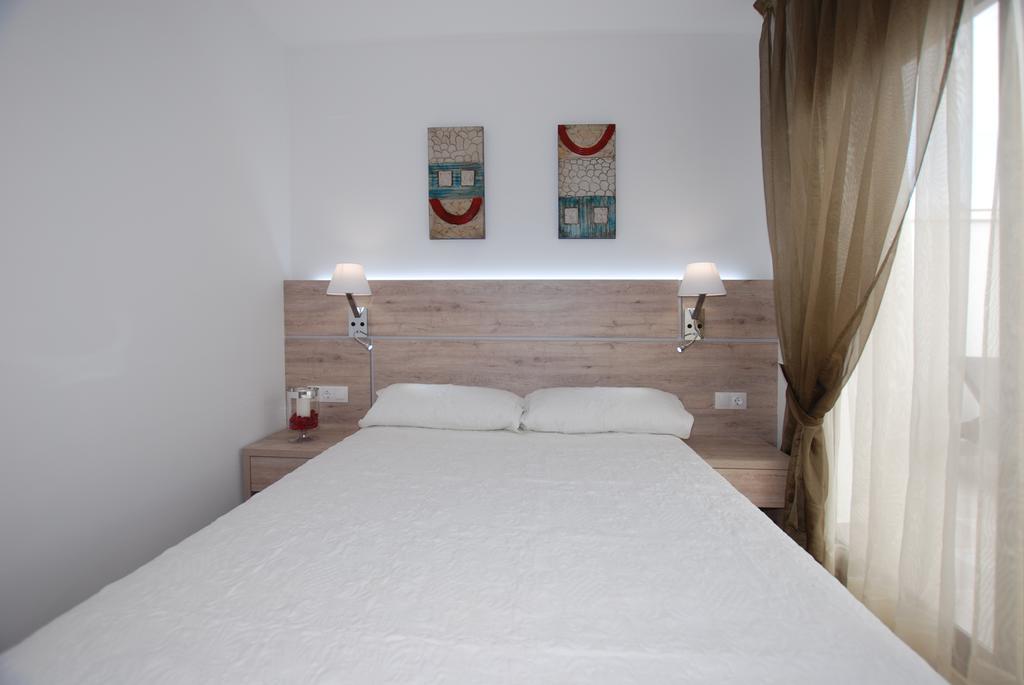 Apartments Gran Vp กัมบริลส์ ภายนอก รูปภาพ