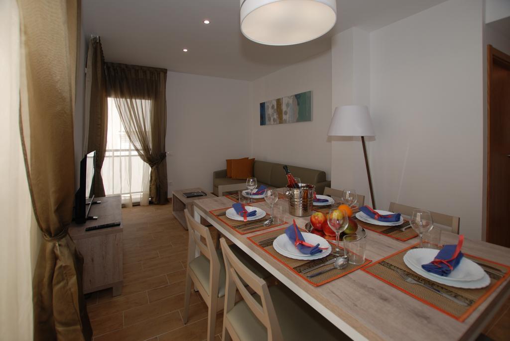 Apartments Gran Vp กัมบริลส์ ภายนอก รูปภาพ