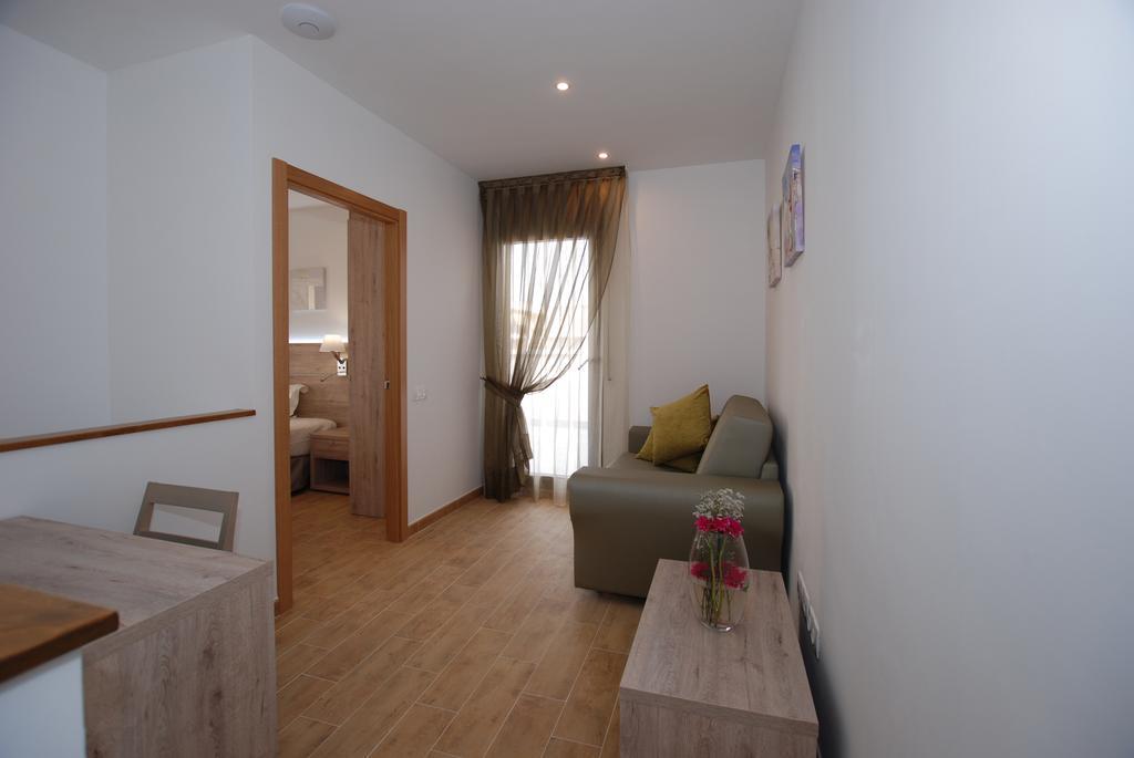 Apartments Gran Vp กัมบริลส์ ภายนอก รูปภาพ